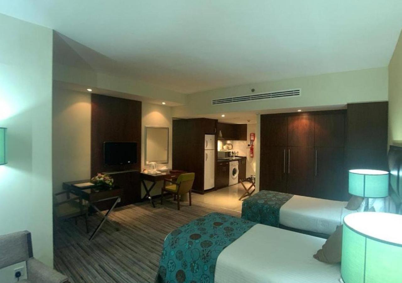 Phoenix Plaza Hotel Apartments Abu Dhabi Exterior foto