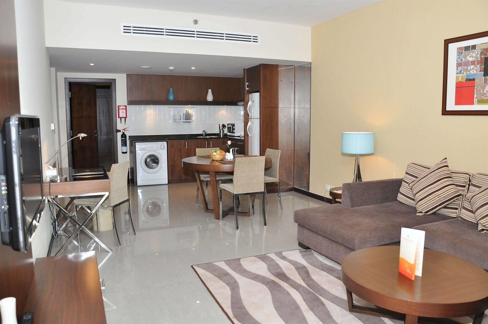 Phoenix Plaza Hotel Apartments Abu Dhabi Exterior foto